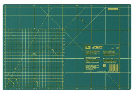 Prym Schneideunterlage cm/inch-Einteilung 30 x 45 cm 